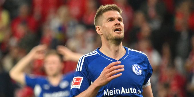 Simon Terodde bleibt nun doch beim FC Schalke 04. FC Schalke 04