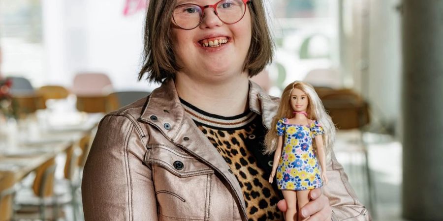 Aktivistin Natalie Dedreux hat die Patenschaft für die erste Barbie mit Down-Syndrom übernommen.