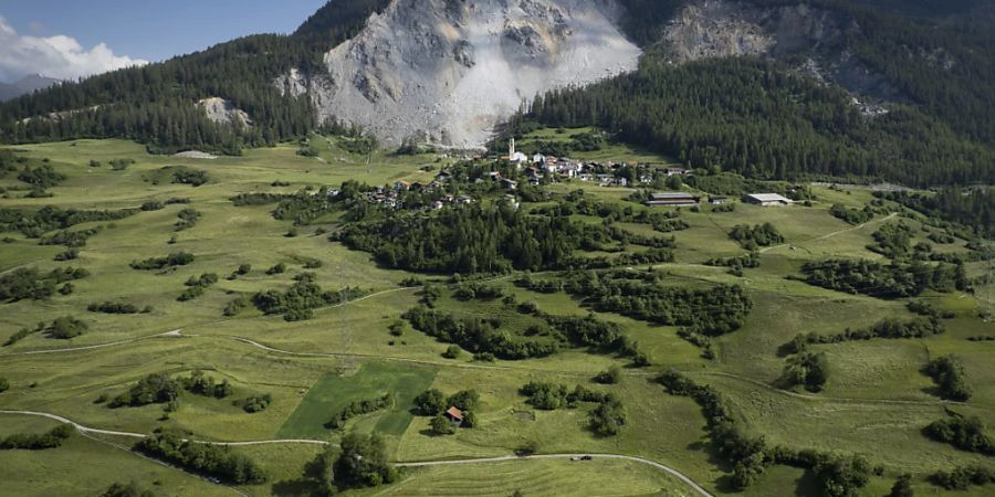 Der Zugang zu den unteren Wiesen in Brienz konnte für die Landwirtschaft wieder gewährt werden.