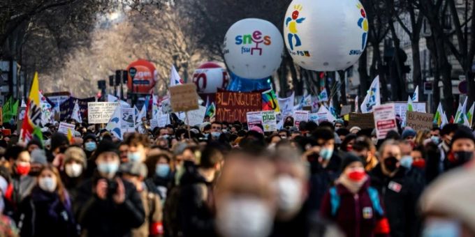 Proteste in Paris gegen die Corona-Politik für Schulen Proteste in Paris gegen die Corona-Politik für Schulen