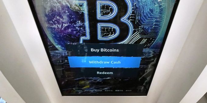 Der Kurs des Bitcoin hat sich weiter abgeschwächt. (Archivbild) bitcoin