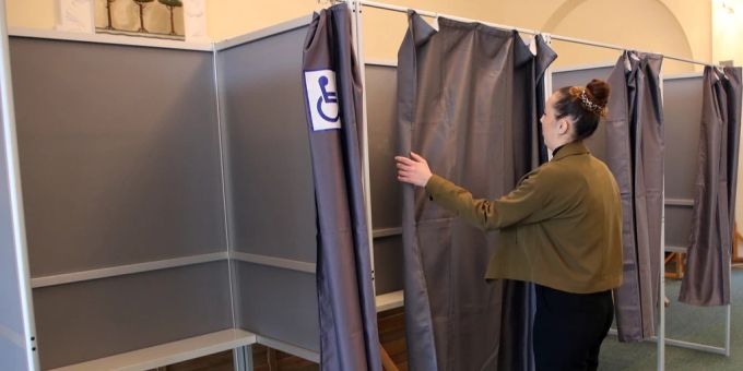 Erste Runde - Präsidentschaftswahl in Frankreich hat begonnen