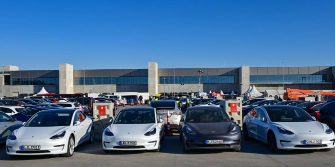 Eröffnung Tesla-Fabrik  Berlin Brandenburg