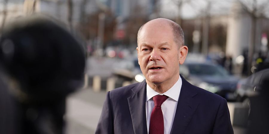 Bundeskanzler Olaf Scholz (SPD) reist heute zum Antrittsbesuch nach Kiew. Foto: Kay Nietfeld/dpa