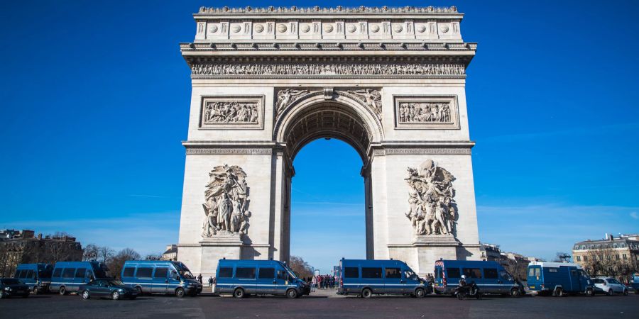 Freedom Convoy 2022 in Paris