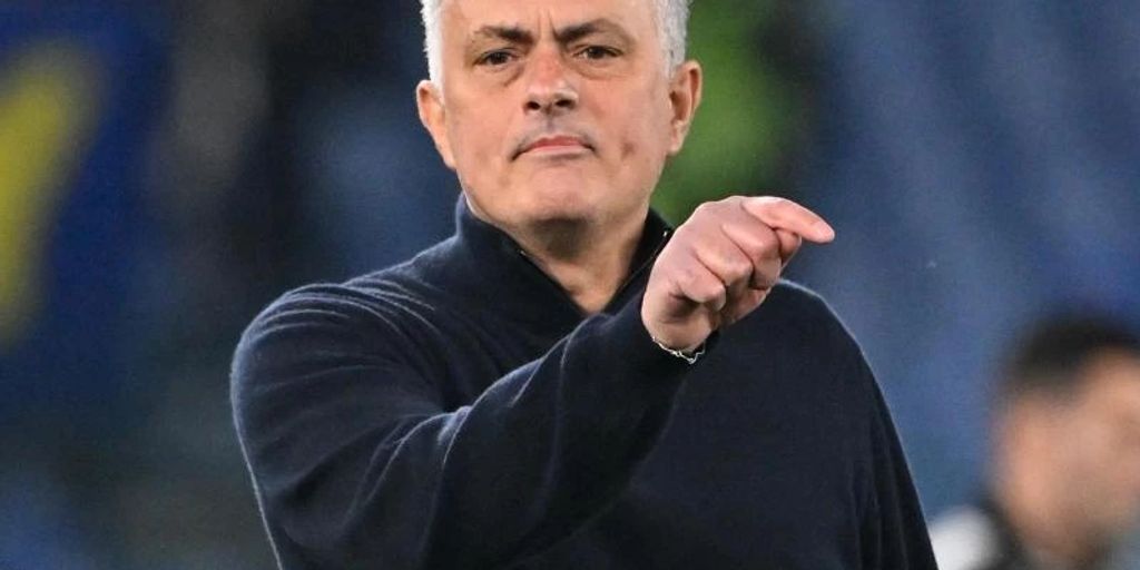 Nach Ausraster Roma Trainer Mourinho Zwei Spiele Gesperrt 