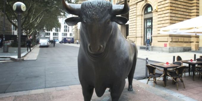 Der Bulle vor der Frankfurter Börse Der Bulle vor der Frankfurter Börse