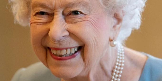 Sandringham/London - Versprechen und Überraschung: Queen ordnet zum 70. ihr Haus