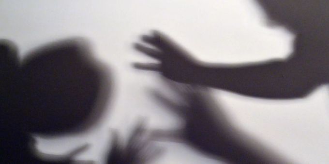 Häusliche Gewalt betrifft auch Ausländerinnen und Ausländer. Die zuständige Nationalratskommission will nun handeln. (Themenbild) Häuslicher Gewalt betrifft auch Ausländerinnen und Ausländer. Die Zuständige Nationalratskommission will nun handeln. (Themenbild)