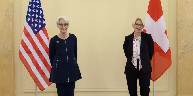 Die stellvertretende Leiterin des US-Aussenministeriums, Wendy Sherman und Staatssekretärin Livia Leu. livia leu