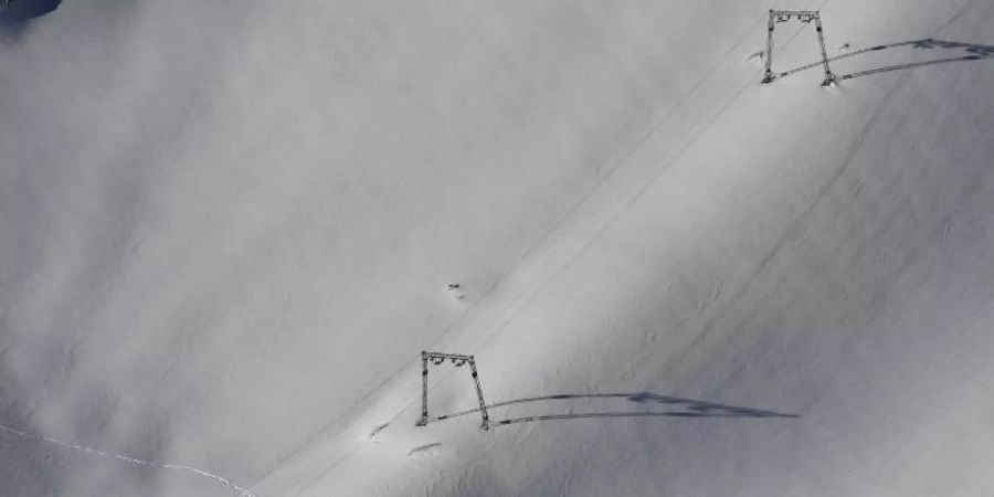 Deutschlands höchstgelegenes Skigebiet an der Zugspitze startet den Wintersportbetrieb. Foto: Angelika Warmuth/dpa
