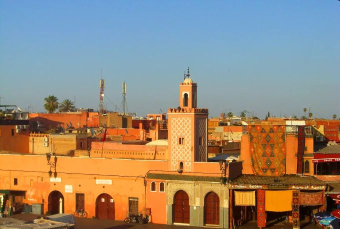 In Marokko wird die Zeit ebenfalls umgestellt. (Symbolbild) Marrakesch