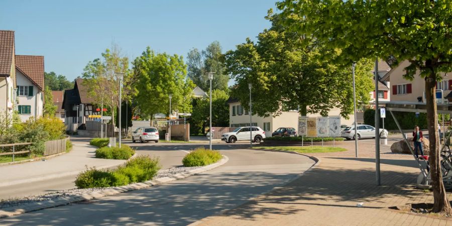 Die Bushaltestelle Dorf in Bertschikon bei Gossau (ZH).