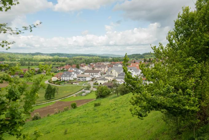 Blick auf die Gemeinde Unterlunkhofen im Kanton Aargau. Blick auf die Gemeinde Unterlunkhofen im Kanton Aargau.