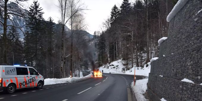 Am Fahrzeug entstand Totalschaden. Unfall