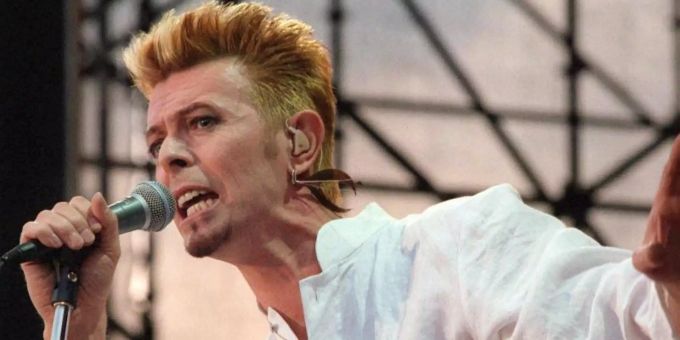 Pop-Ikone David Bowie wäre am 8. Januar 2022 75 Jahre alt geworden. Foto: Markus Beck/dpa Pop-Ikone David Bowie wäre am 8. Januar 2022 75 Jahre alt geworden. Foto: Markus Beck/dpa