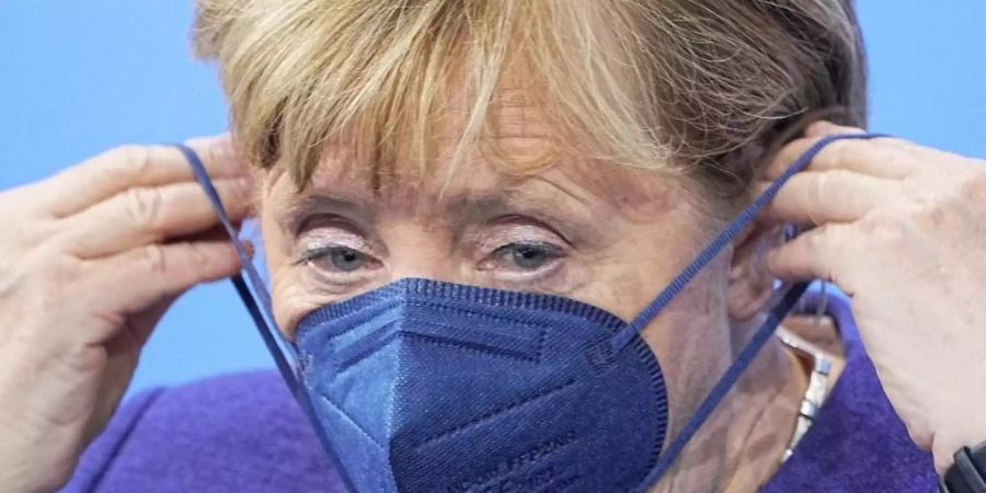Die geschäftsführende Kanzlerin Angela Merkel (CDU) hält angesichts der dramatischen Entwicklung bei den Corona-Infektionen die aktuellen Massnahmen nicht für ausreichend. Foto: Michael Kappeler/dpa POOL/dpa
