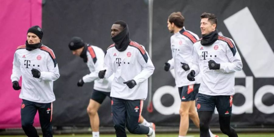 Abschlusstraining des FC Bayern auf dem Vereinsgelände vor dem Abflug zum Gruppenspiel bei Dynamo Kiew. Foto: Matthias Balk/dpa