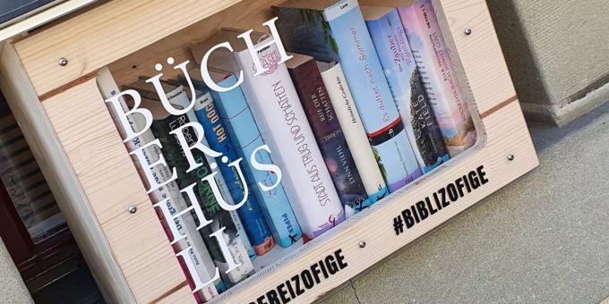 Offene Bücherhüsli der Stadtbibliothek.