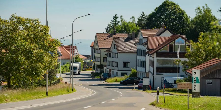 Luften in Richtung Wolfhalden Dorf (AR).