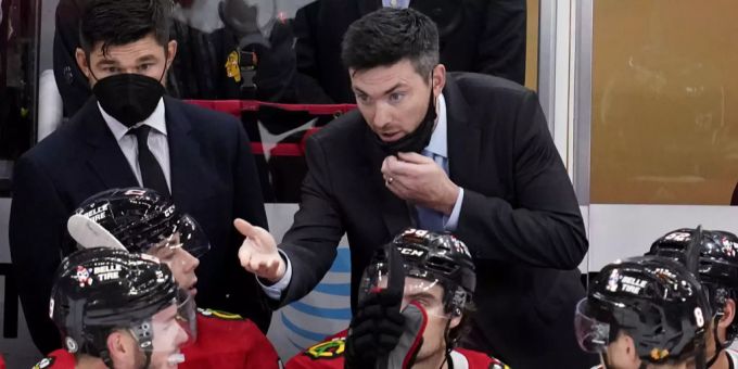 Chicago on sale blackhawks trainer