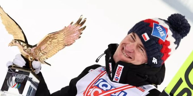 Der Pole Kamil Stoch holte im vergangenen Jahr den Gesamtsieg. Foto: Daniel Karmann/dpa Der Pole Kamil Stoch holte im vergangenen Jahr den Gesamtsieg. Foto: Daniel Karmann/dpa