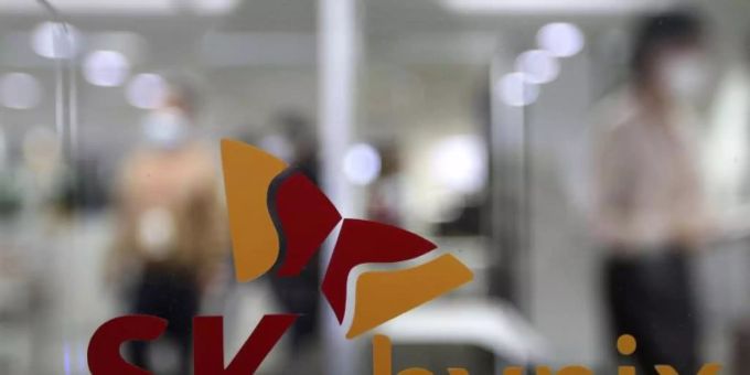 Der Chiphersteller SK Hynix ist weiter auf Höhenflug. Foto: Ahn Young-Joon/AP/dpa Der Chiphersteller SK Hynix ist weiter auf Höhenflug. Foto: Ahn Young-Joon/AP/dpa