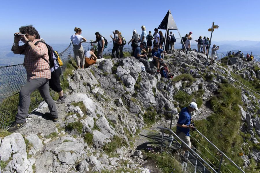 Die Region Bern zieht jedes Jahr zahlreiche Touristen an, wie hier auf dem Stockhorn.