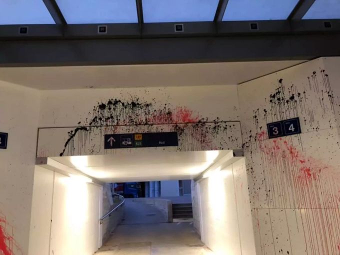 Die Sprayereien im Oensinger Bahnhof. Bahnhof Oensingen Vandalismus