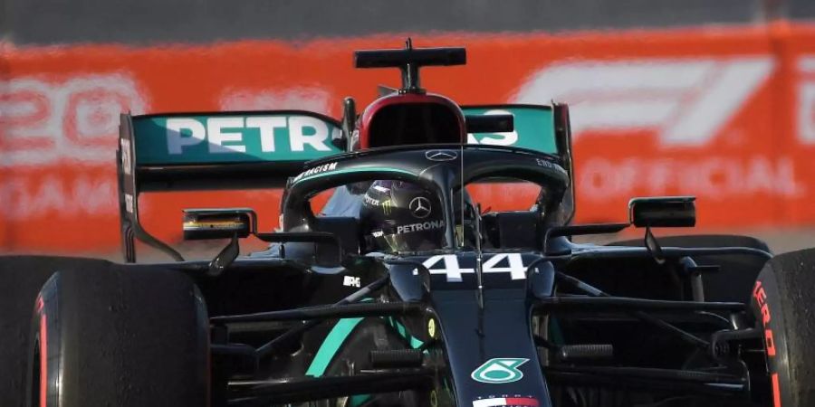 Lewis Hamilton will mit der Pole Position den Grundstein für eine Rekordfahrt legen. Foto: Kirill Kudryavtsev/Pool AFP/AP/dpa