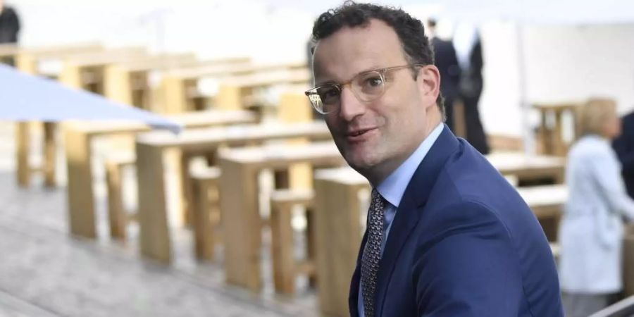 Jens Spahn (CDU), Bundesminister für Gesundheit, kommt zur Vorstands-Klausur der CDU/CSU-Bundestagsfraktion. Foto: Tobias Schwarz/AFP Pool/dpa