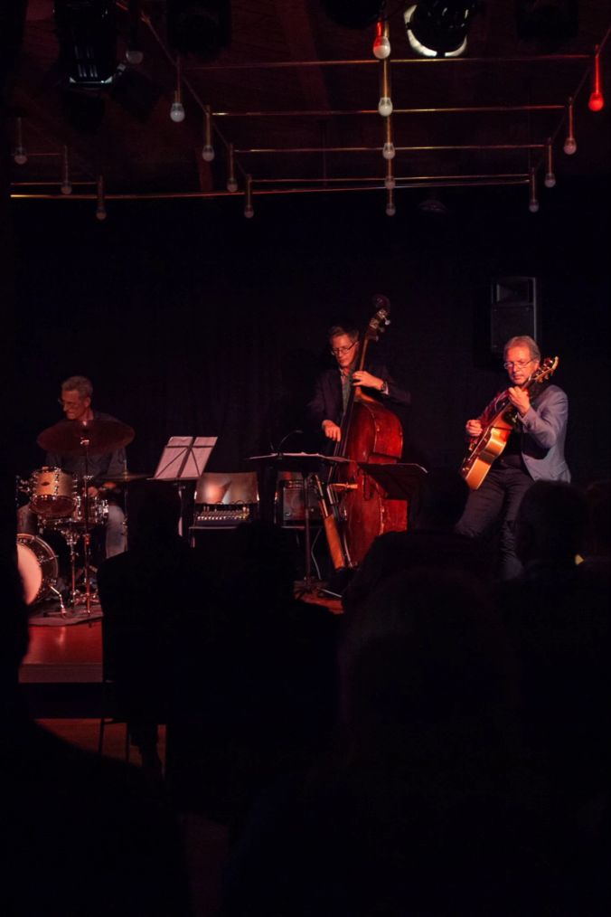 Wegen den Schutzmassnahmen sind pro Konzert nur 35 Leute erlaubt, trotzdem ist die Stimmung super.