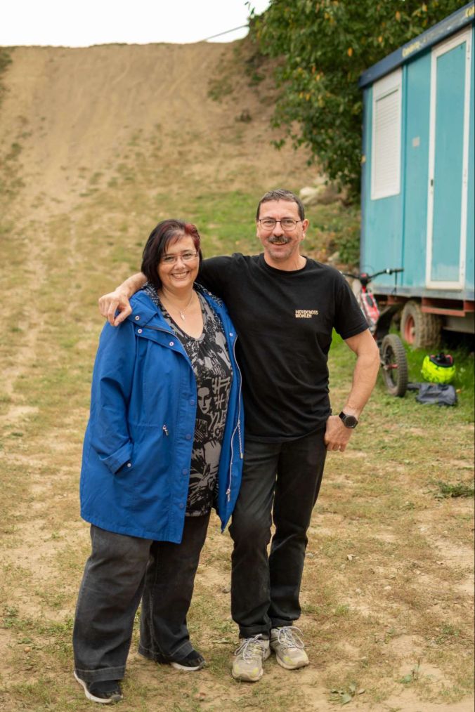 (v.l.): Gisela und Ueli Hilfiker vom Motocross Wohlen OK