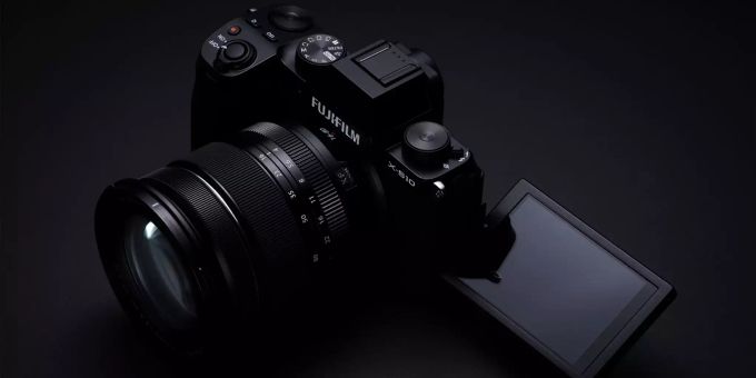 Die X-S10 ist die neue Kompaktkamera von Fujifilm. Fujifilm X-S10
