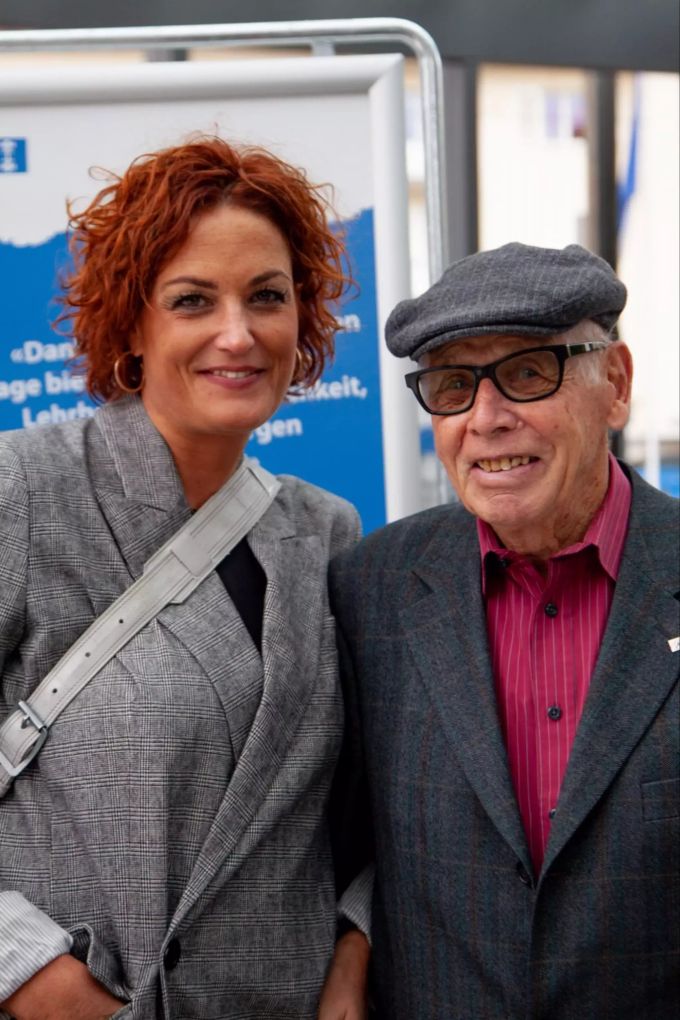 Claudine Fehr mit Trainerlegende Karl Frehsner. Dietikon