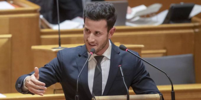 Philip Kohli debattiert über das geplante Formel E Rennen, am Donnerstag 15. November 2018 im Berner Stadtparlament. Philip Kohli