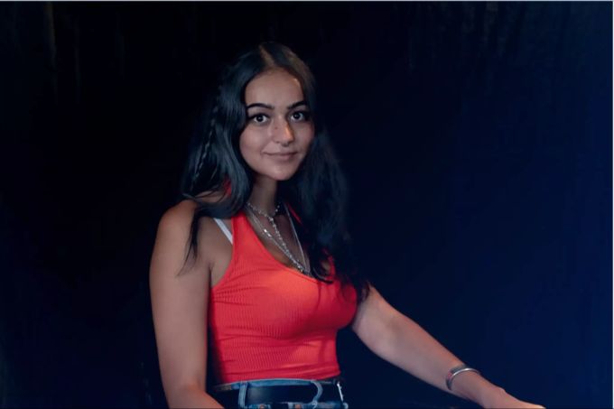 Latifa Belhiba befindet sich im dritten Lehrjahr zur Mediamatikerin. Latifa Belhiba ContentMakers