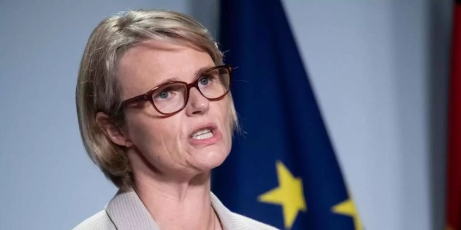 Anja Karliczek plädiert für eine Maskenpflicht an Schulen. Foto: Bernd von Jutrczenka/dpa/Archivbild
