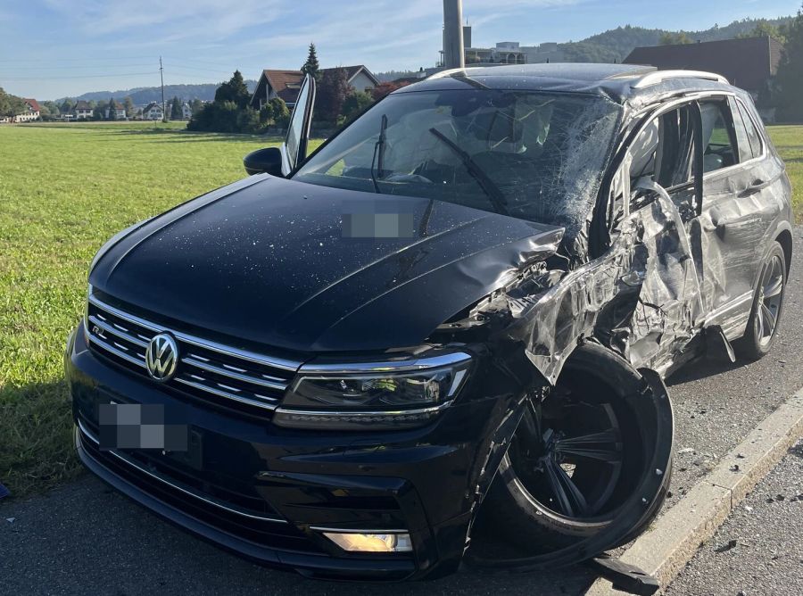 Die 61-jährige Autofahrerin wurde leicht verletzt.