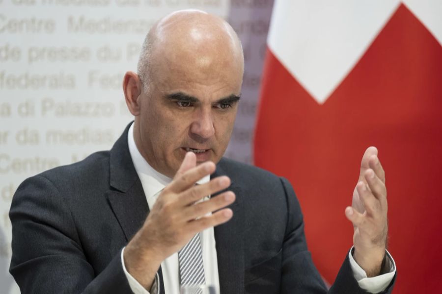 Am Dienstag übermittelt SP-Gesundheitsminister Alain Berset eine regelrechte Hiobsbotschaft: Die Krankenkassenprämien steigen im Jahr 2024 um durchschnittlich 8,7 Prozent.