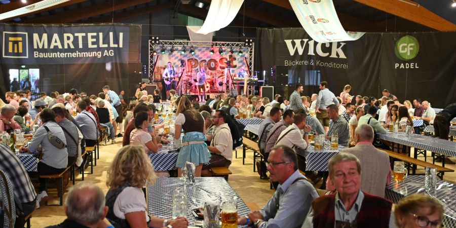 Rund 1000 Personen besuchten das Oktoberfest in Rapperswil-Jona.