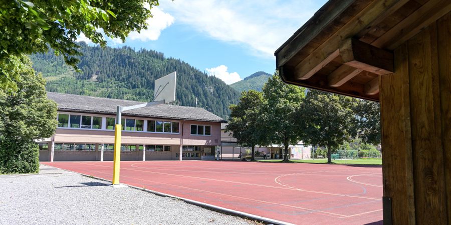 Die Volksschule Zweisimmen an der Schulstrasse 4. - Simmental