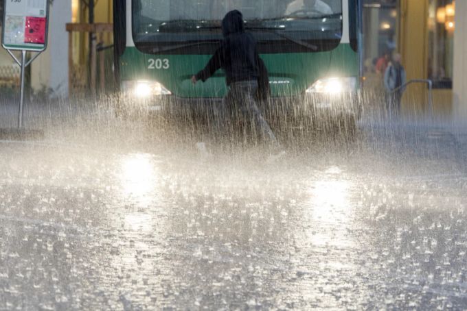 Wetter: Ab Heute Nachmittag «schüttet Es Teils Kräftig» | Nau.ch