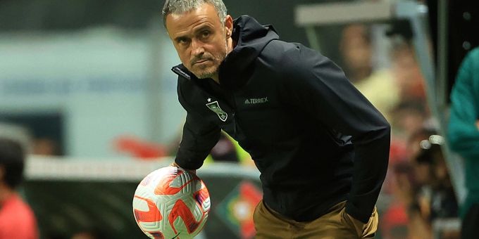 Trainer Luis Enrique soll kurz vor einer Einigung mit PSG stehen. Trainer Luis Enrique soll kurz vor einer Einigung mit PSG stehen.