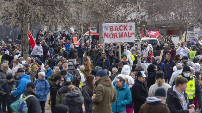 Am 20. März nahmen in Liestal BL je nach Angaben rund 6000 bis 8000 Personen an einem bewilligten Protest gegen die Corona-Massnahmen teil. liestal coronavirus demo