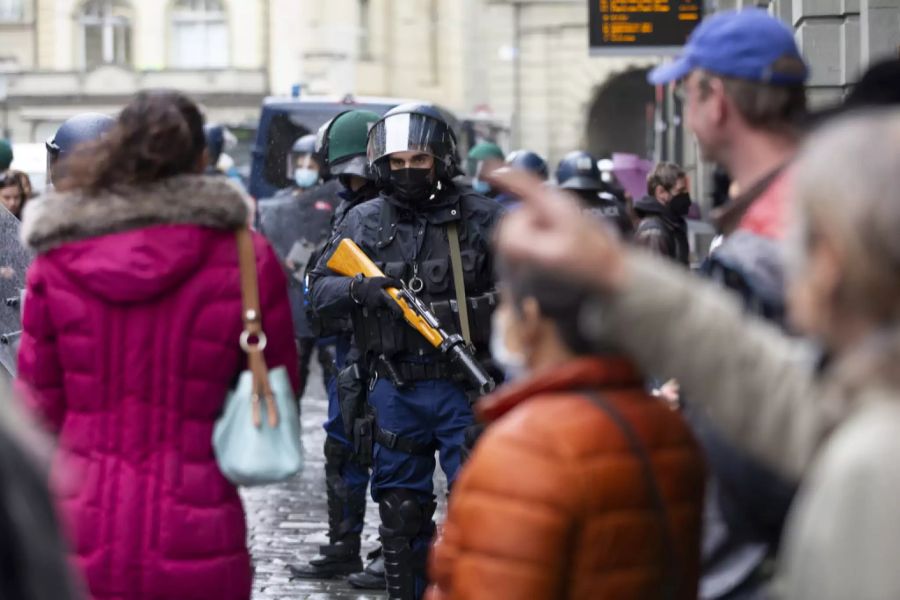 In der Bundesstadt war die Polizeipräsenz am Samstag hoch.