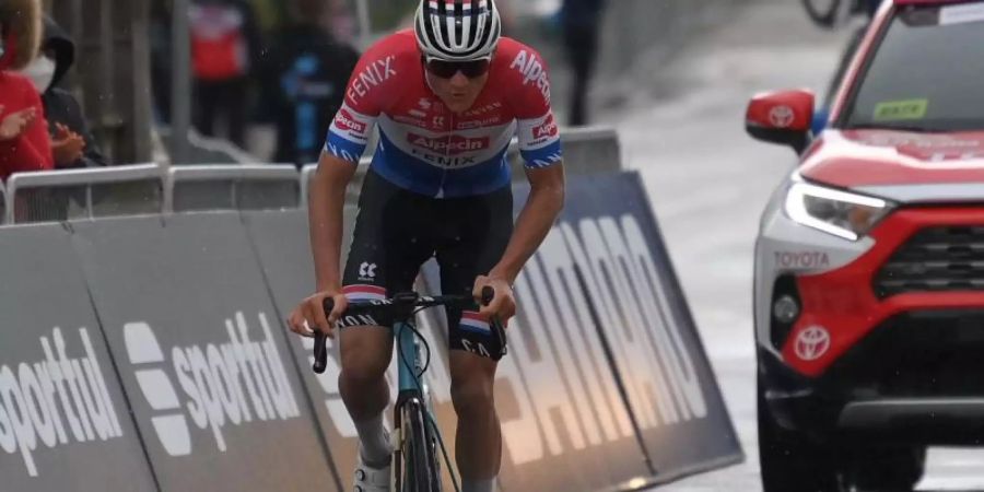 Mathieu van der Poel hat die fünfte Etappe bei der Tirreno-Adriatico gewonnen. Foto: Gian Mattia D'alberto/LaPresse/AP/dpa