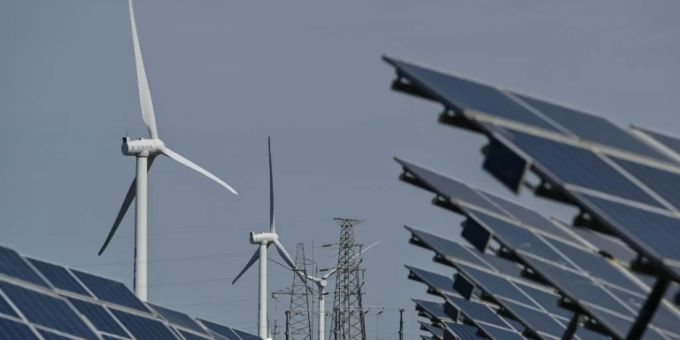 Solar- und Windanlagen als Quelle für Strom Solar- und Windanlagen als Quelle für Strom