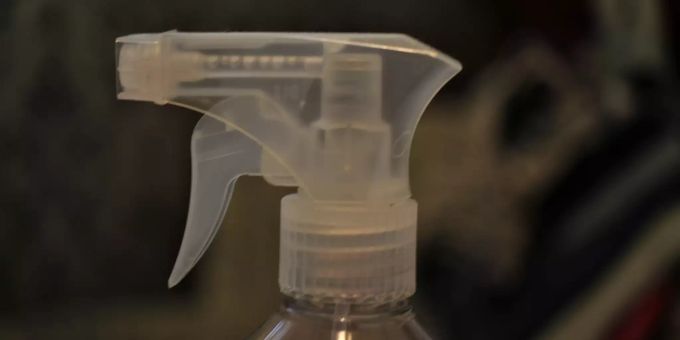 Der CO2-basierte Haushaltsreiniger hat beim Innovationspreis «Nachwachsende Rohstoffe des Jahres 2021» den dritten Rang belegt. putzmittel