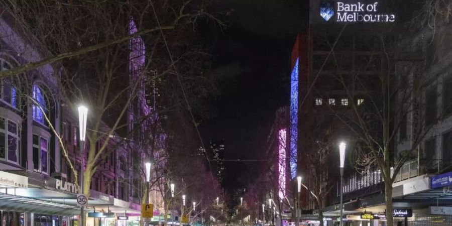 Die menschenleere Swanston Street im Central Business District in Melbourne. Foto: Asanka Brendon Ratnayake/AP/dpa